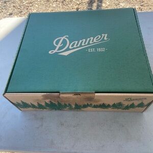 Danner Pronghorn 8” lace up hunting/hiking boots.